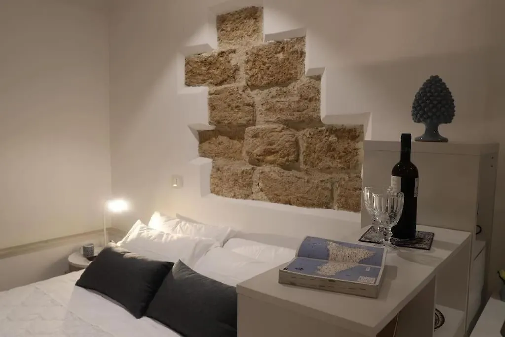 Casuzza Palazzo Storico, Stazione Centrale Palermo 0*,  Italy